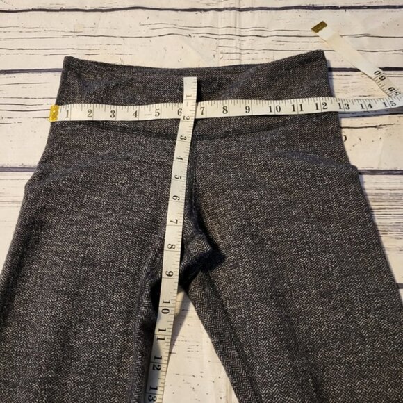 Aritzia TNA Leggings Size Small - Picture 6 of 8